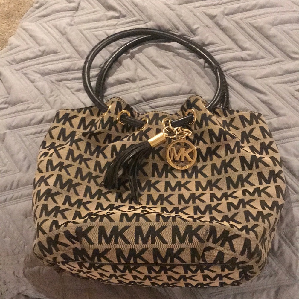 Micheal Kora signature ring tote